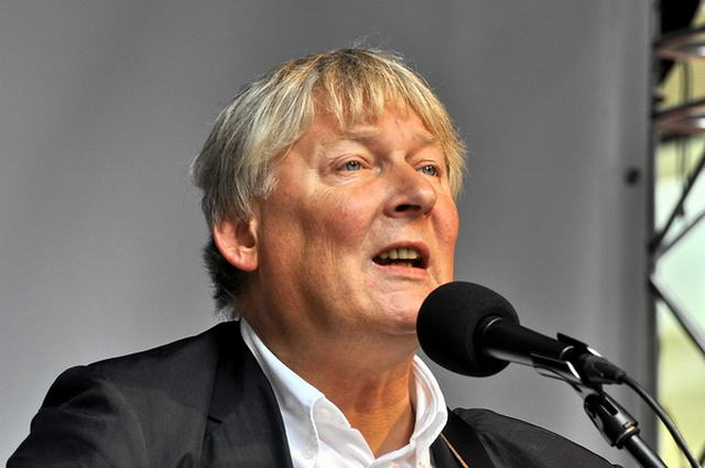 Zu_Tisch   118.jpg